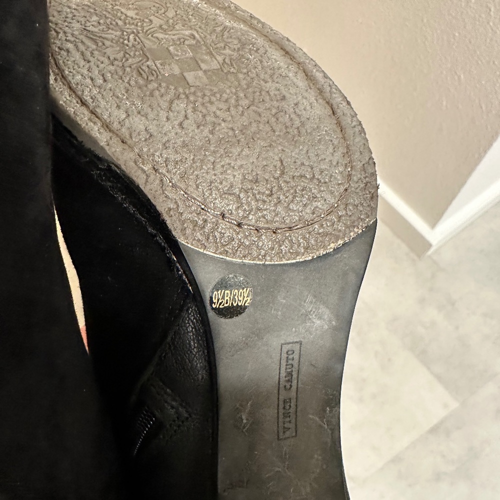 Women's Vince Camuto tall black leather & suede high heeled boots SZ 9 1/2 - Picture 10 of 12